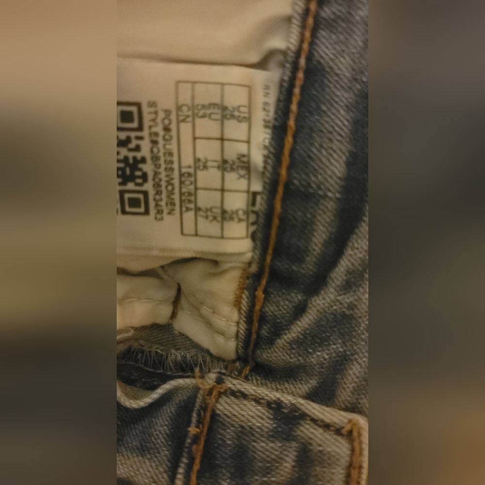 Guess Rip Jeans - Picture 6 of 6